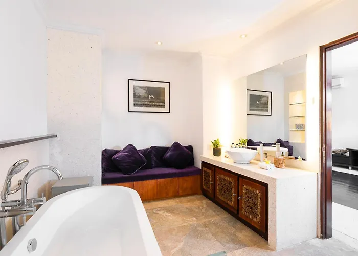 Manis Villa